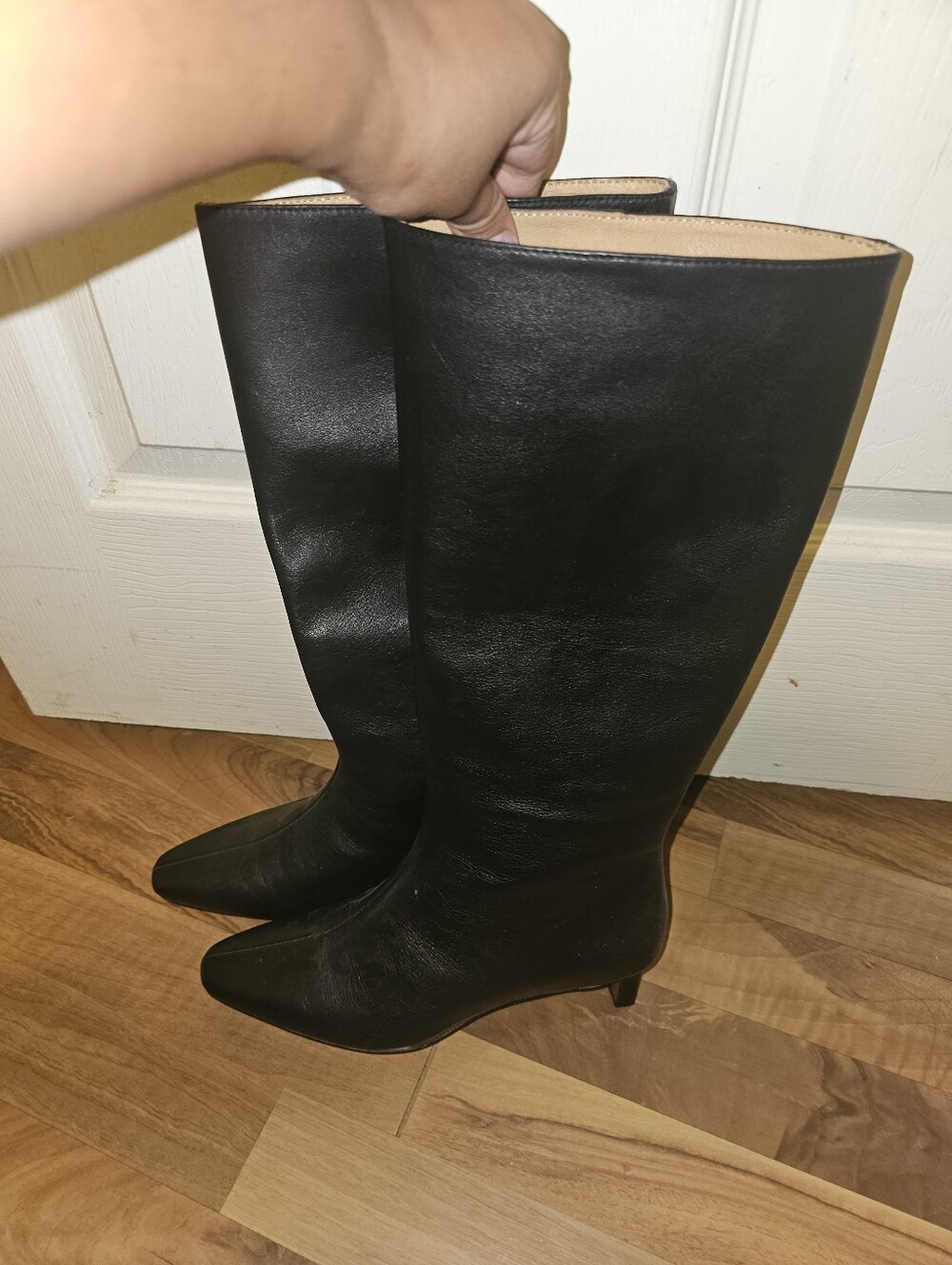 Black Knee-High Pointed-Toe Boots